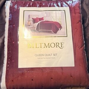 NIB Biltmore Lusso Velvet Quilt Set-Queen-Deep Red